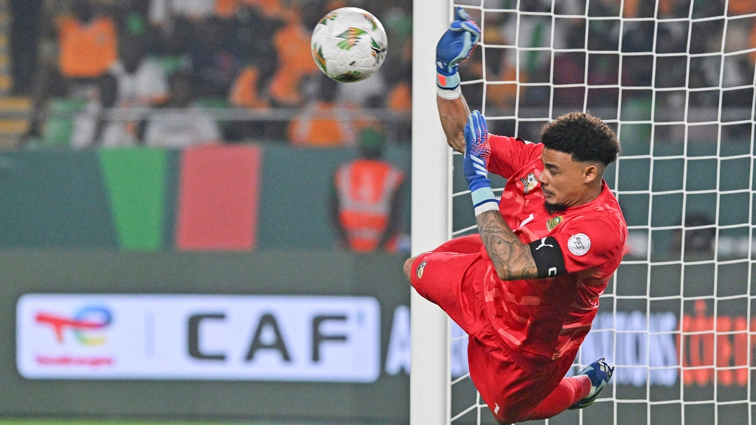 williams-saves-four-penalties-to-put-south-africa-into-last-four-bein